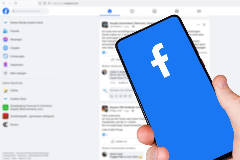 Interfaccia Facebook con Reels in primo piano